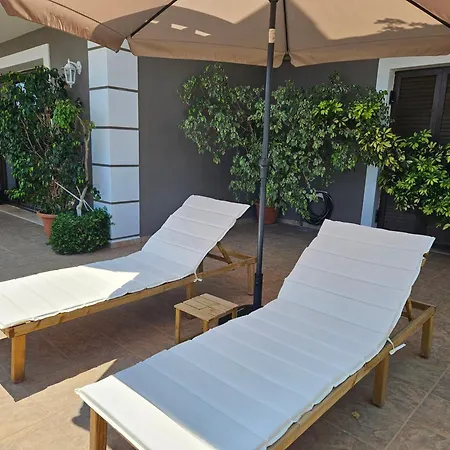 G And A House Apartment *