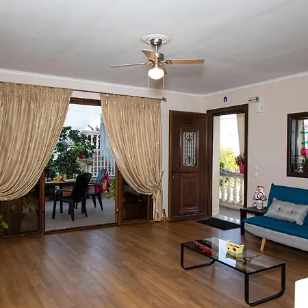 G And A House Апартаменты